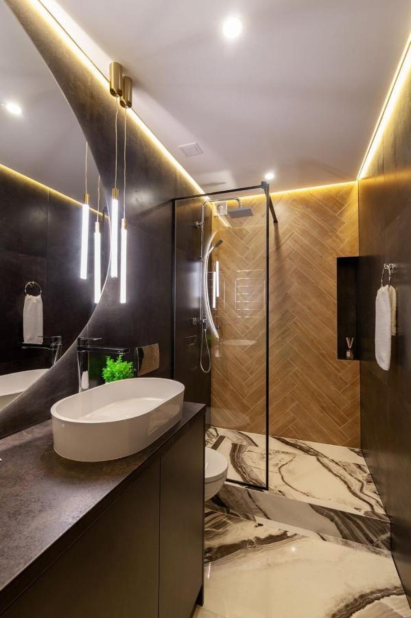 Royal Romantic Apartment With Bathtub Lviv Eksteriør bilde