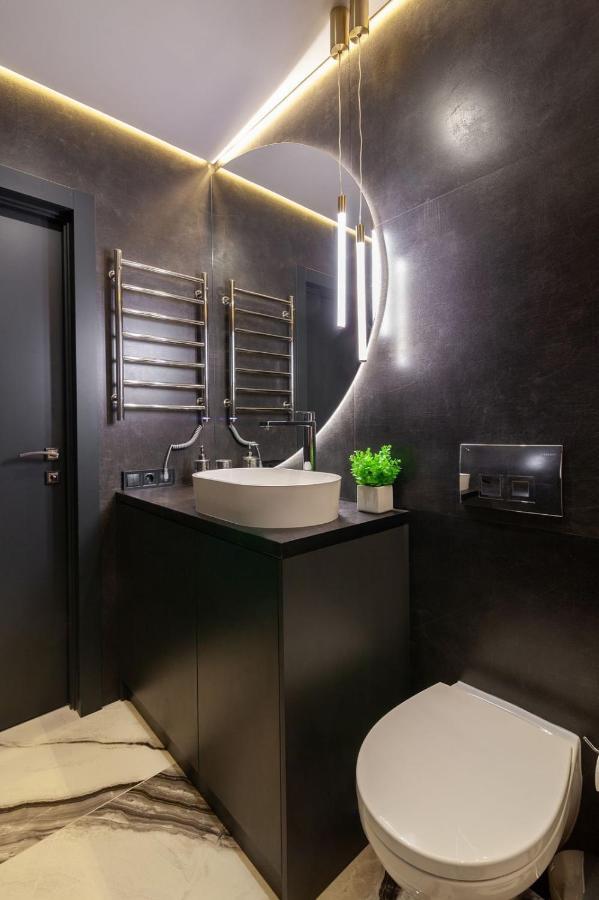 Royal Romantic Apartment With Bathtub Lviv Eksteriør bilde