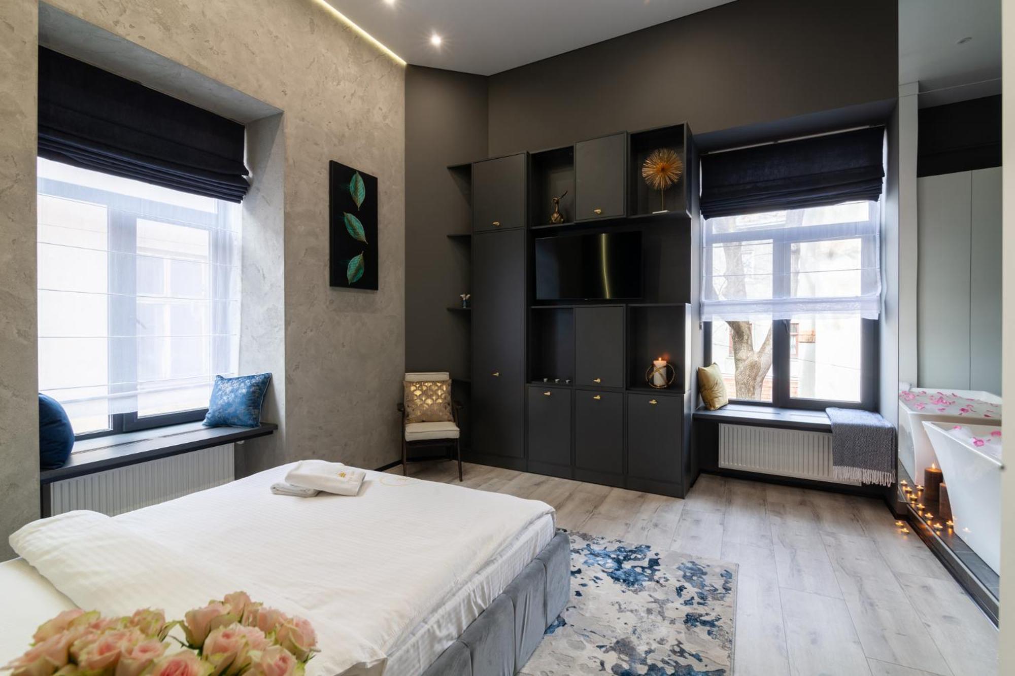 Royal Romantic Apartment With Bathtub Lviv Eksteriør bilde